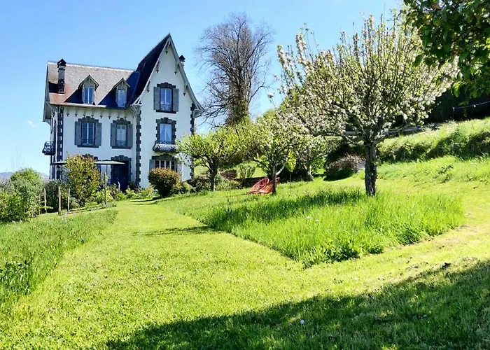 B&B La Maison Normande Saint-Cirgues-de-Jordanne